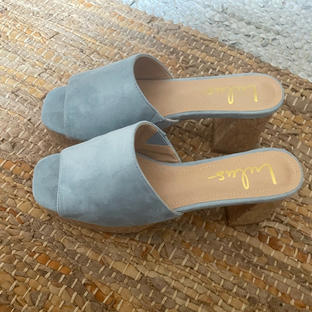 Blue lulus cork mules sandals great for vacation